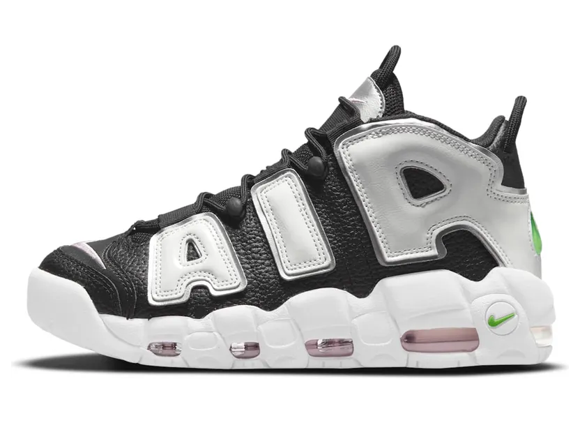 Nike Air More Uptempo Zwart – “Black / Metallic Silver / Green Strike / Summit White” (DN8008-001)