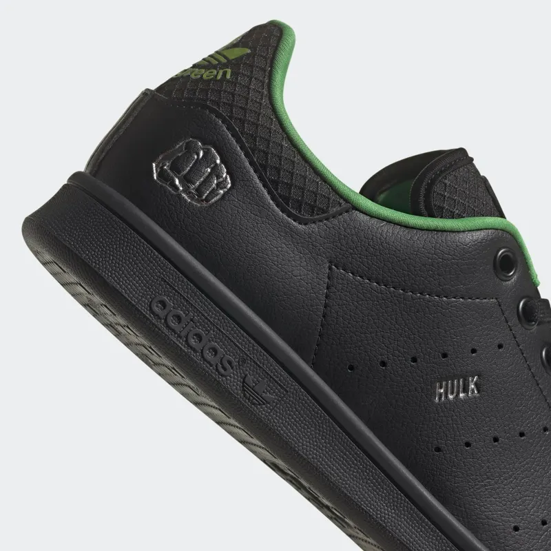 adidas Marvel Stan Smith Core Black / Silver Metallic / Scarlet (GZ5993)