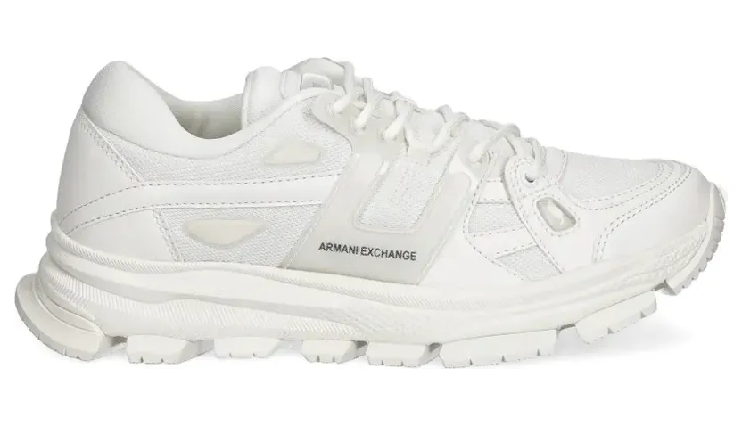 Armani Exchange Strukturierte Sneakers mit Kontrastdetails – Schwarz (XM001678AF19226)