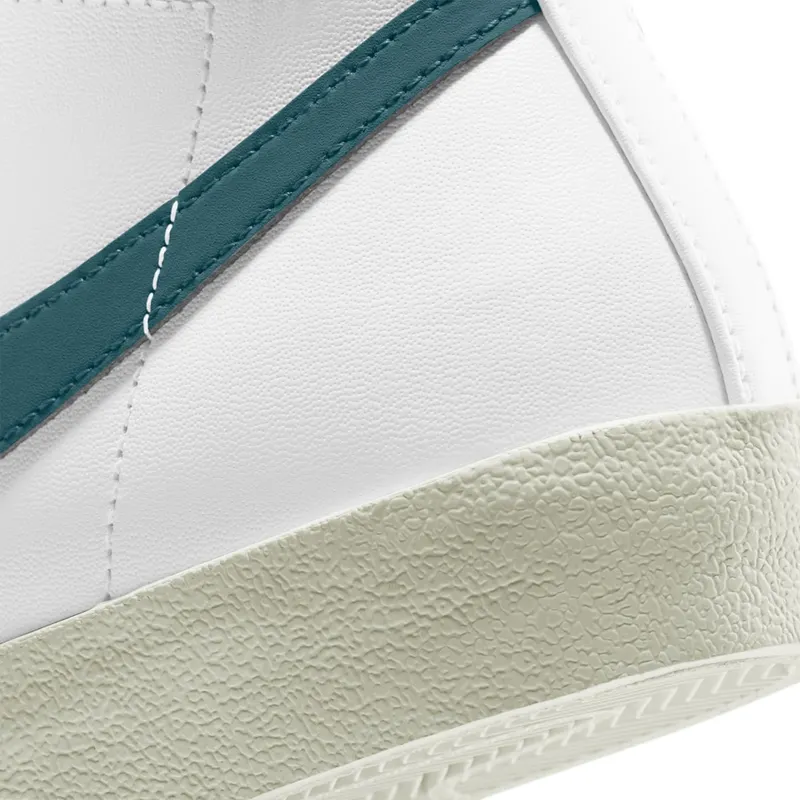 nike-blazer BQ6806-112