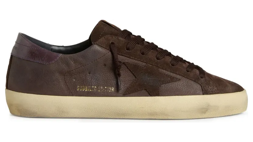 Golden Goose Super-Star Ltd aus braunem Nubukleder mit Wildlederstern und Purple Fersenlasche (GMF00101F007969)