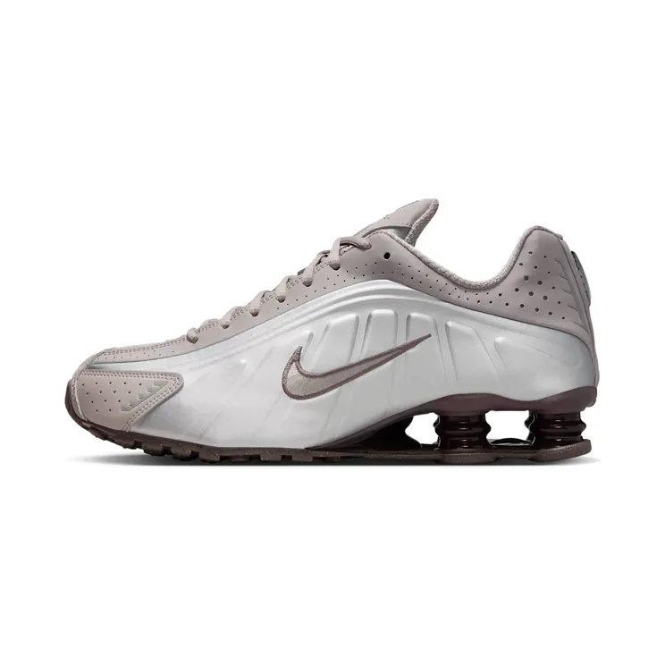 Nike Shox R4 “Cave Stone / College Grey / Baroque Brown” (HQ1988-200)