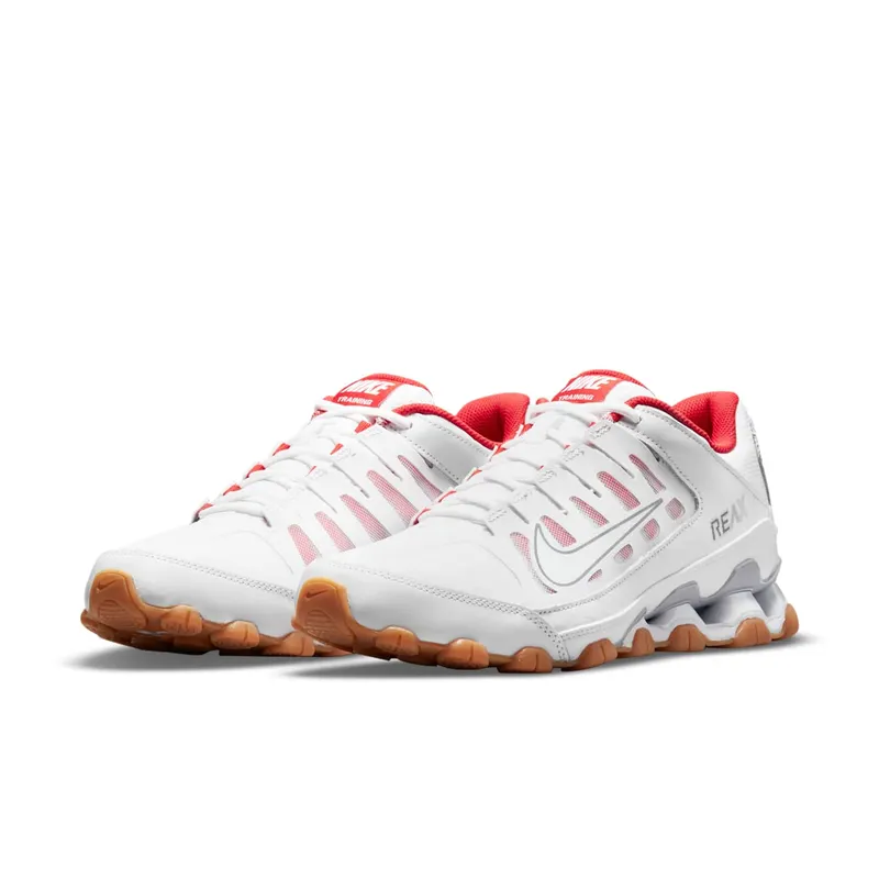 Nike Reax 8 TR “White Wolf Grey Chile Red” (621716-103)