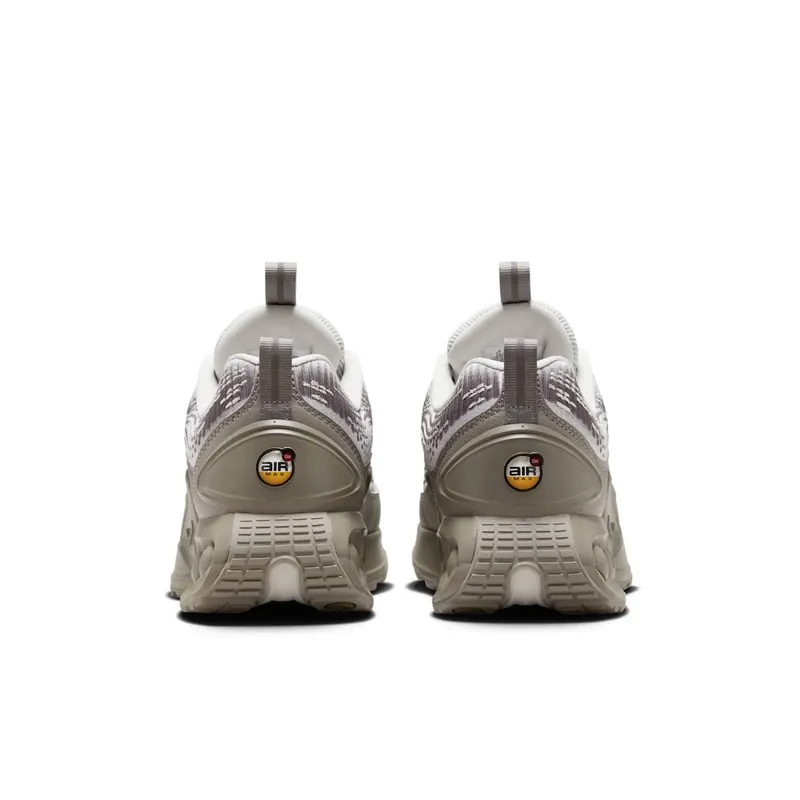 Nike Air Max DN SP “size? – Light Bone” (HQ0912-001)