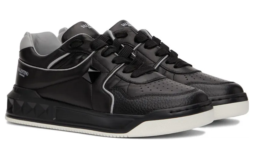 Valentino Garavani Black One Stud Low-Top Sneakers (XY0S0E71NWN) (4)