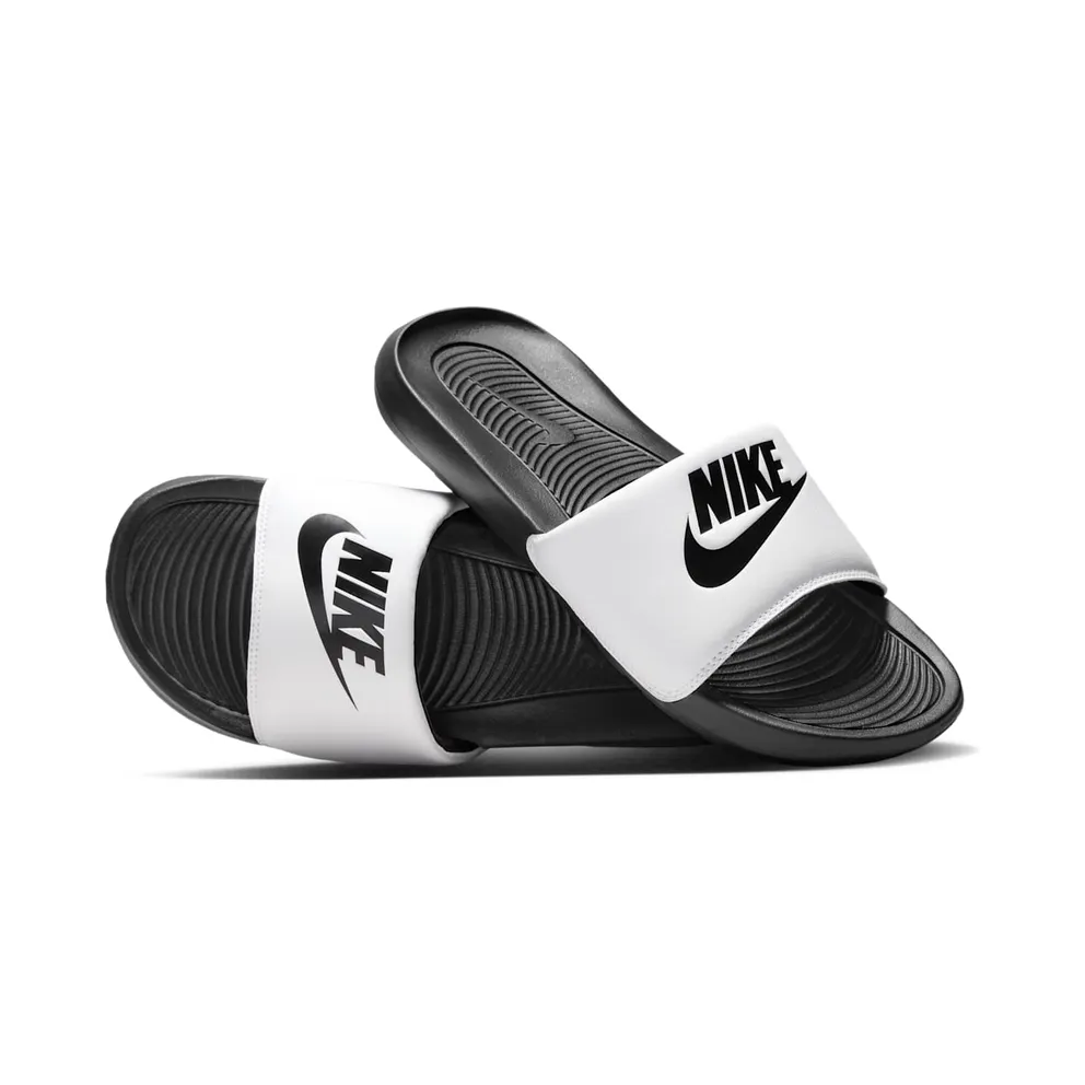 Nike Victori One Schwarz (CN9675-005)