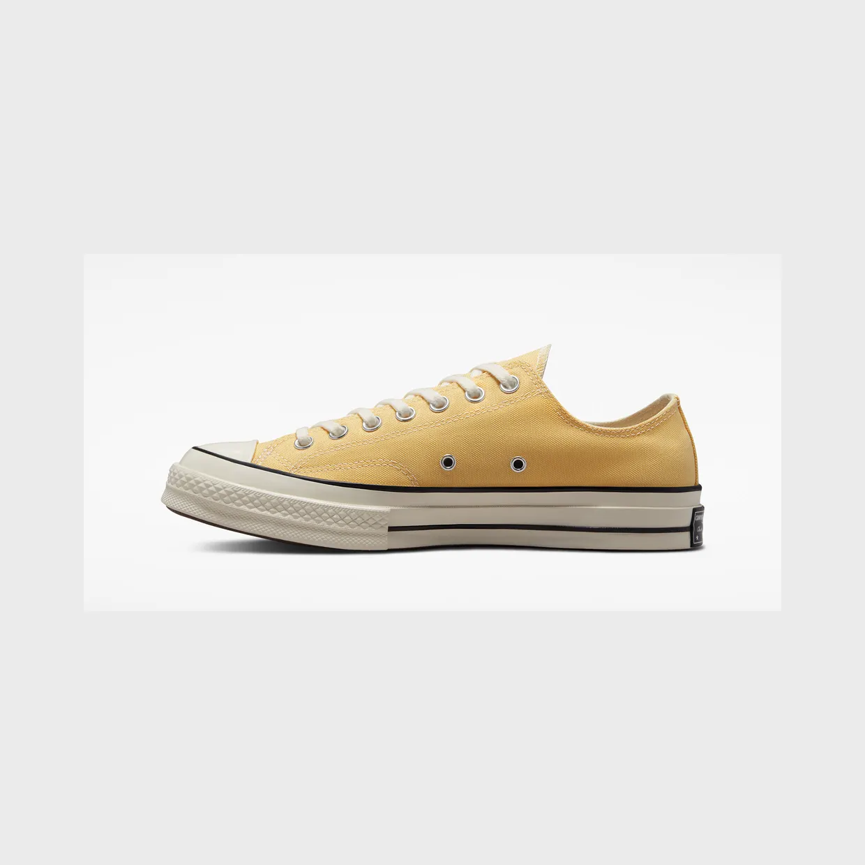 converse-chuck-taylor-all-star A02770C