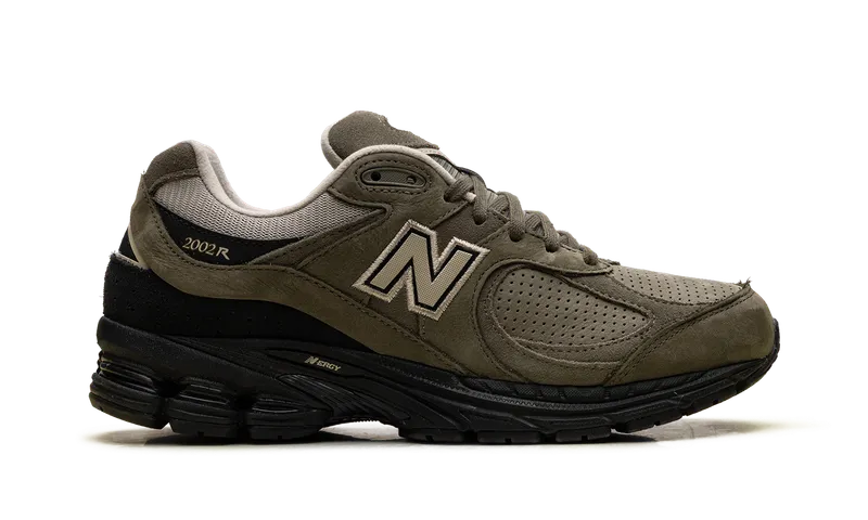 New Balance 2002R “Olive Green Black” (M2002RCF)