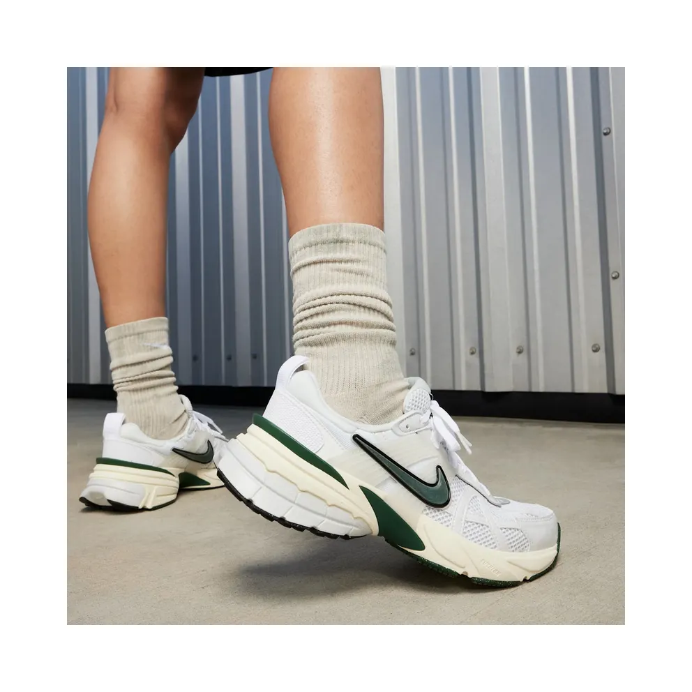 Nike V2K Run White/Photon Dust/Fir/Platinum Tint (FD0736-101)