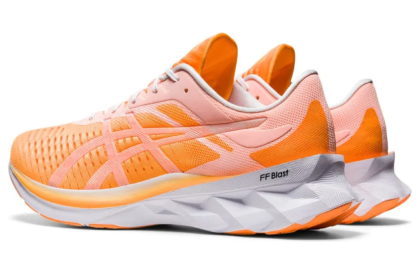 asics-novablast 1011A778-800