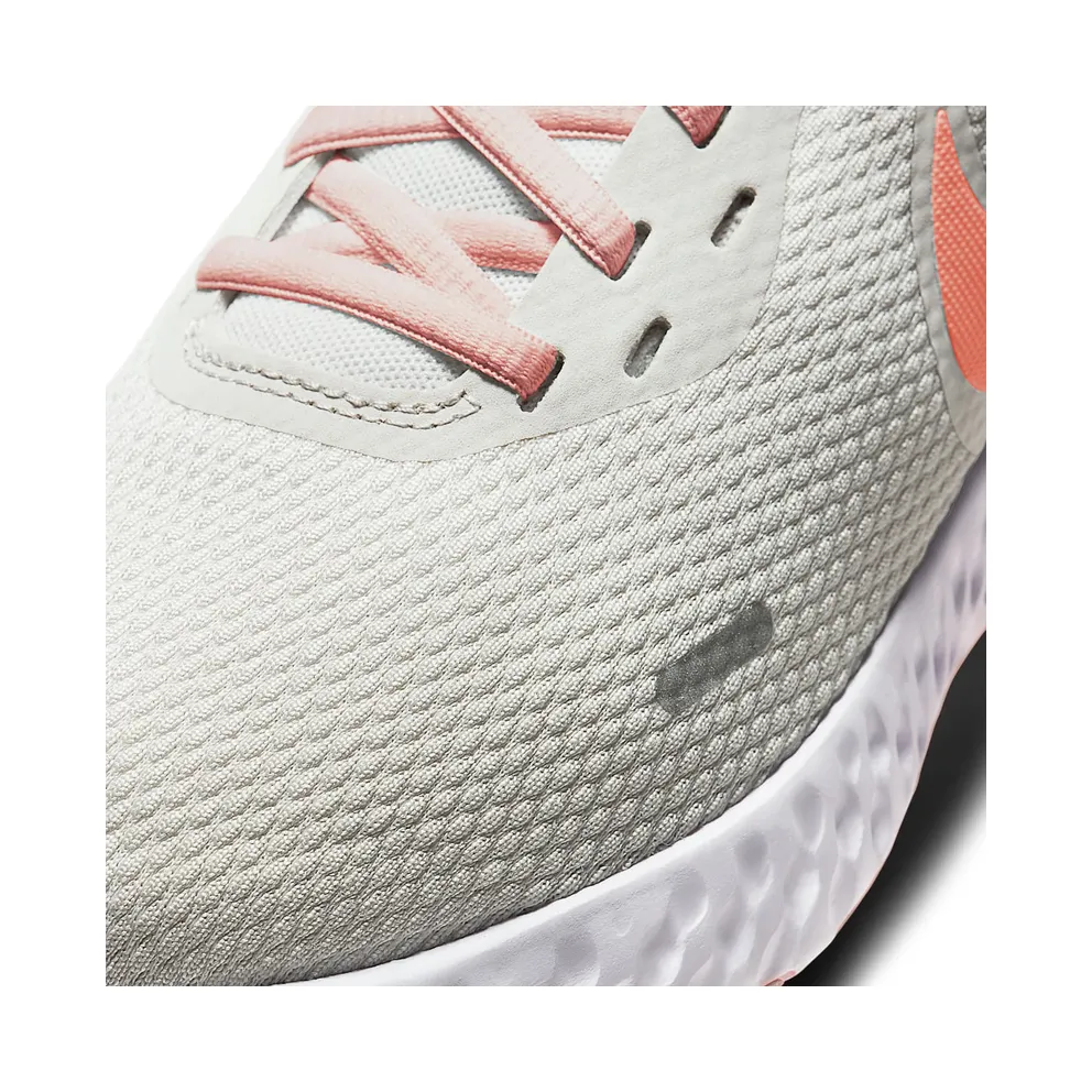 Nike Revolution 5 “Summit White / Orange Pearl / White / Crimson Bliss” (BQ3207-109)