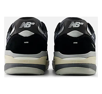 new-balance-numeric UN933BNT