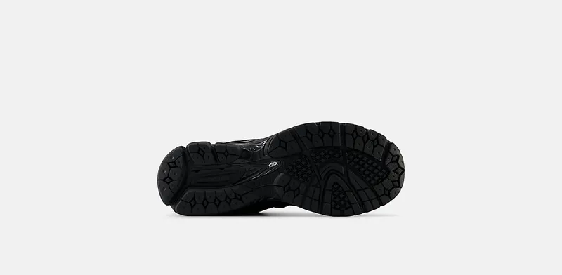 New Balance 2002R Mesh Black Metallic (M2002WB)