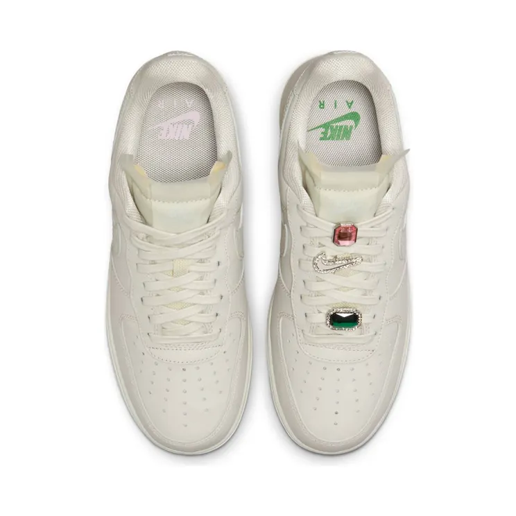 nike-air-force DN5463-001