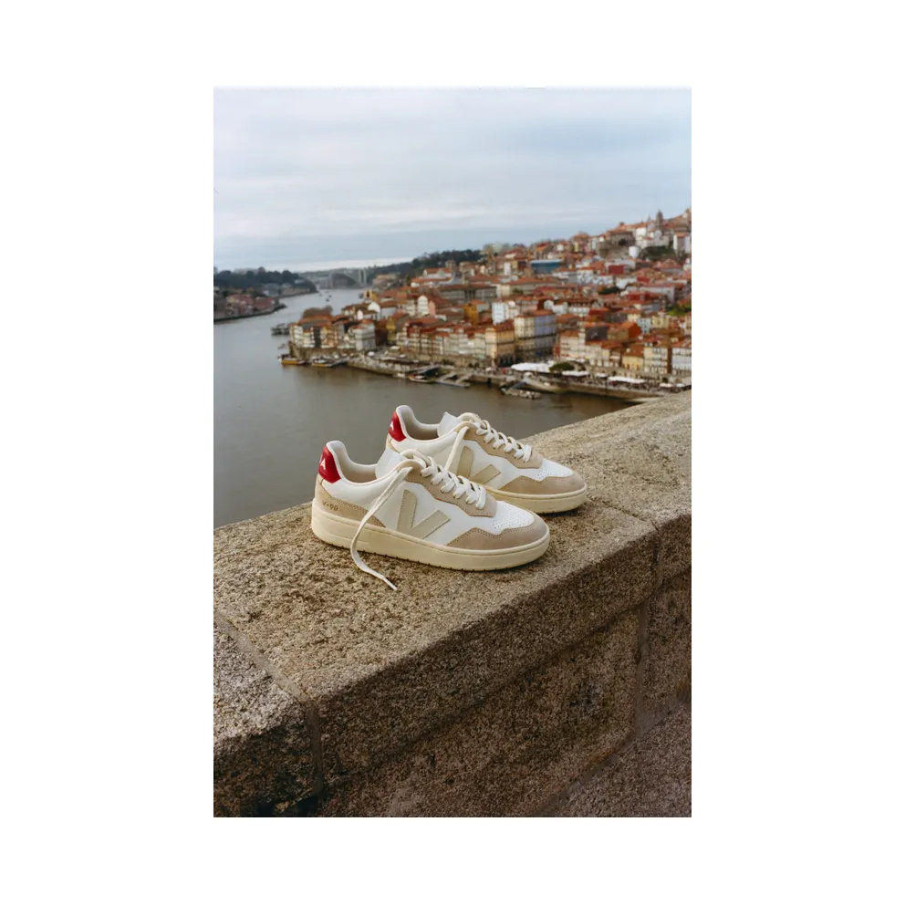 Veja V-90 LEATHER WHITE PIERRE PEKIN (VD2003459A)