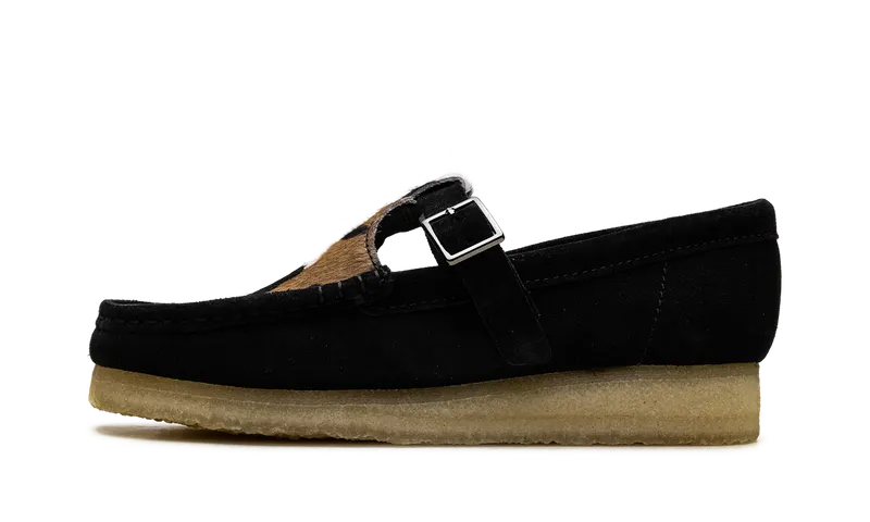 Clarks WALLABEE T-BAR “Black Cow Print” (26180686)