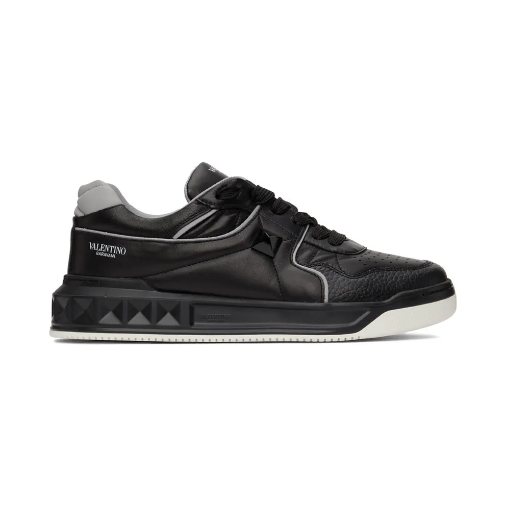 Valentino Garavani Black One Stud Low-Top (XY0S0E71NWN)