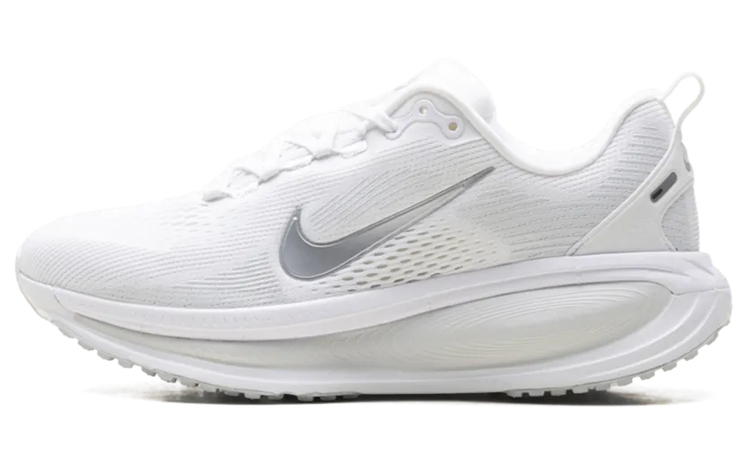 Nike Vomero 18 “White Photon Dust Summit White Metallic Silver” (HM6804-104)