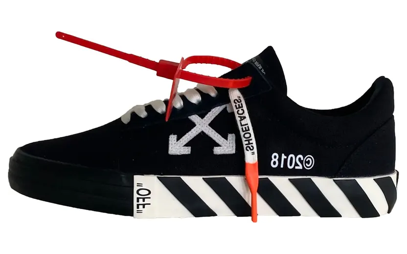 OFF-WHITE Vulc Low Black (Updated Stripes)