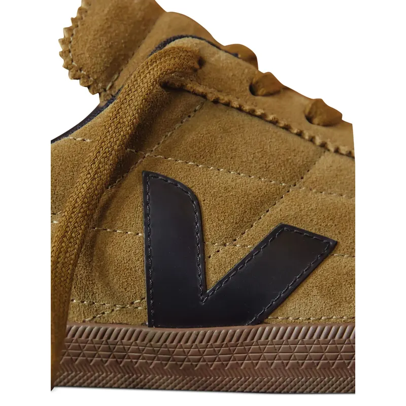 Veja Panenka Suede “Brown” (FU0320899)