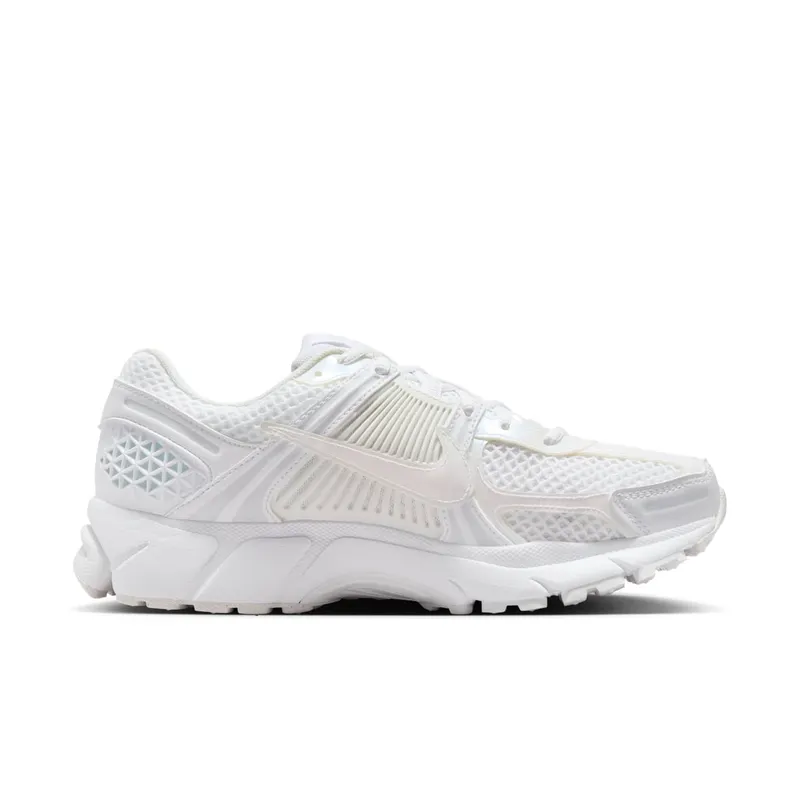 Nike Zoom Vomero 5 “Triple White” (IB4397-100)