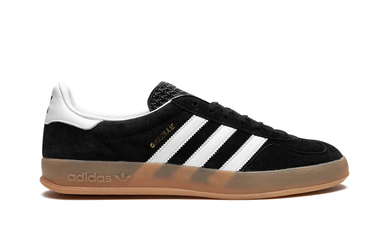 adidas Gazelle Indoor “Core Black”: tijdloos zwart-wit, plat profiel (5)