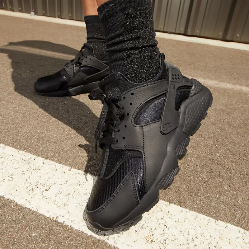 Nike Air Huarache Black (DH4439-001)
