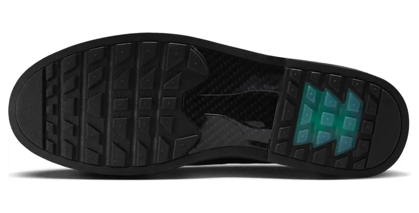 nike-air-max HQ6416-001