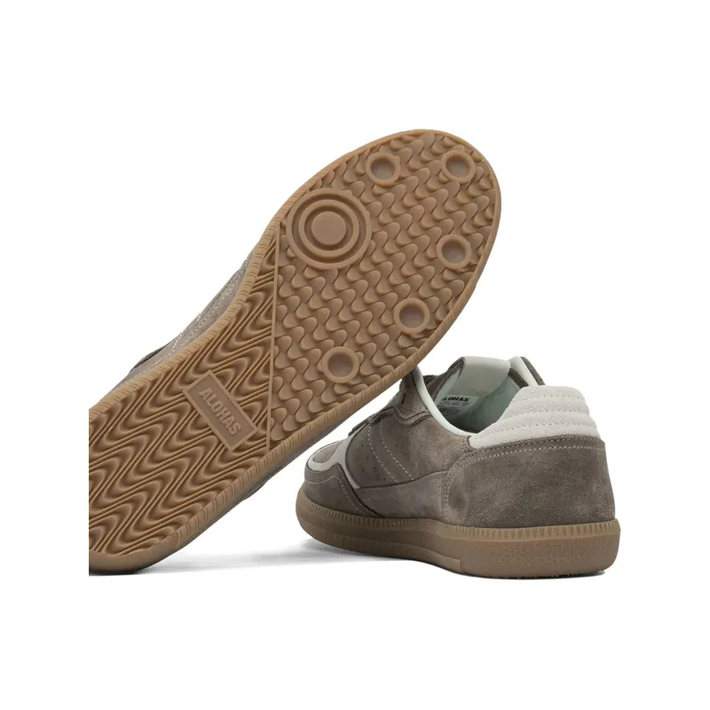 Alohas Tb.490 Rife Perforated Panelled “Brown” (S100471-28 TAUPE)