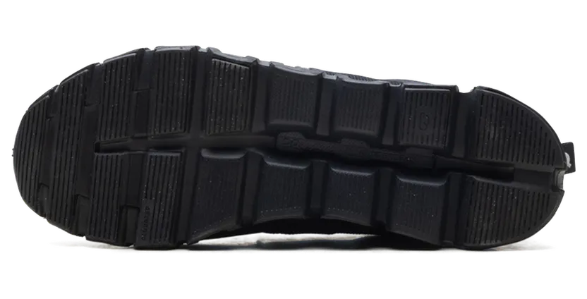On Cloud 6 WP “Black Black”: ehrliches Schwarz, Premium-Rechnung (4)