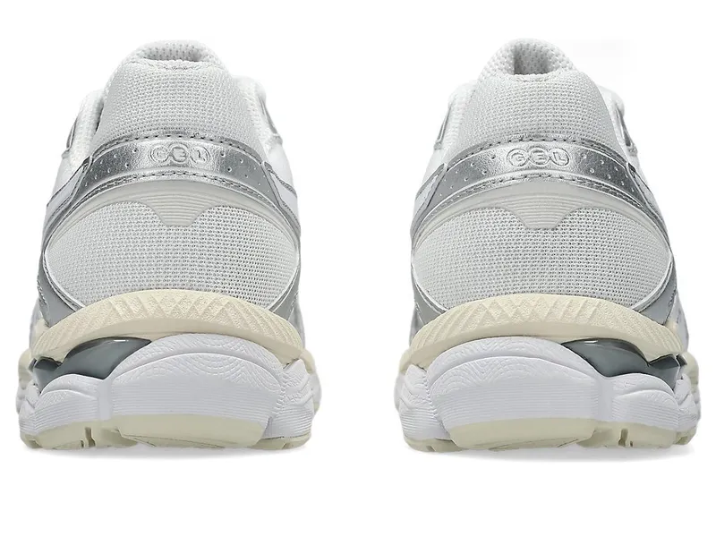 ASICS GEL-CUMULUS 16 “White / White” (1203A733-102)