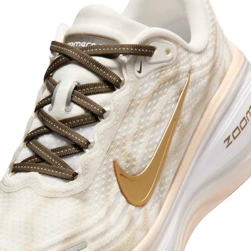 nike-vomero-plus IQ0370-121