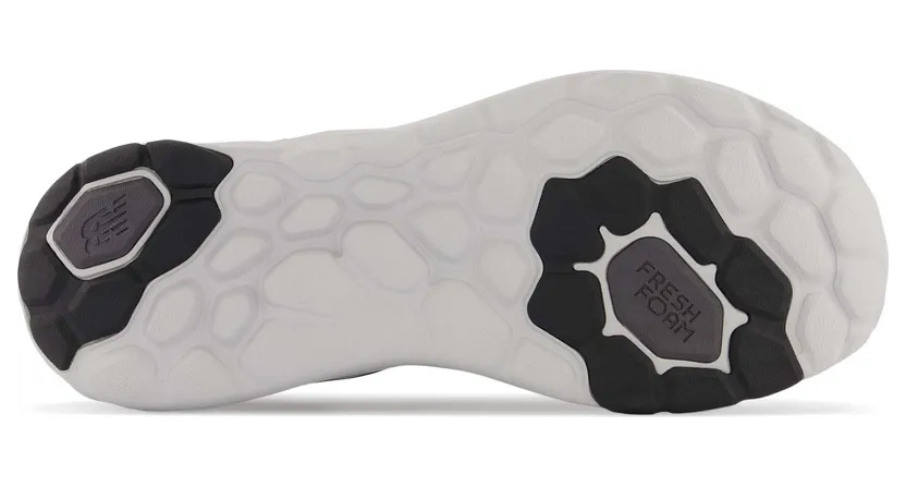 new-balance-sneaker MROAVCK2