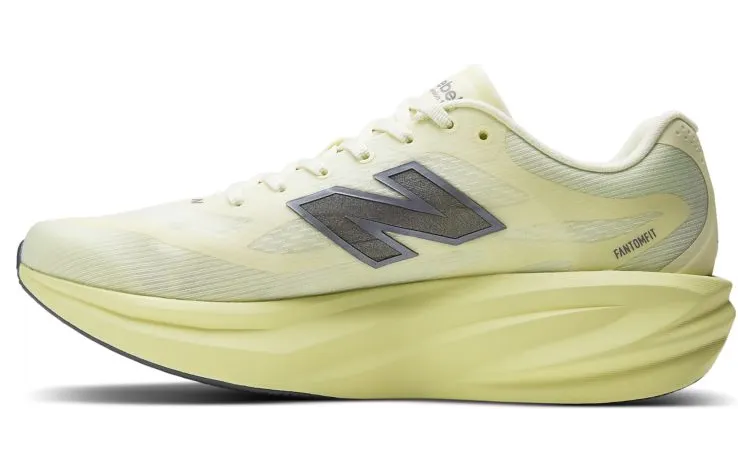 new-balance-sneaker MREBX4A2