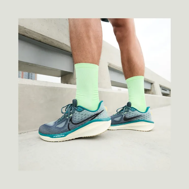 nike-vomero-17 FB1309-300