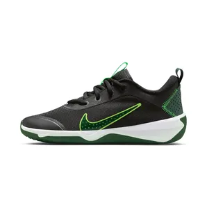 Nike Omni Multi-Court “Black / Green Strike / Fir” (DM9027-012)