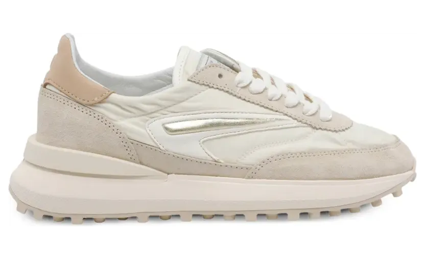 D.A.T.E. Athleta Sneakers aus Wildleder – Nude (W441ATNYIV)
