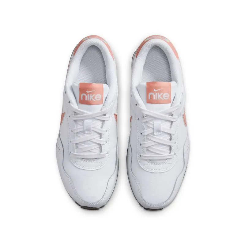 Nike MD Valiant SE Older Kids’ White (DM1273-100)