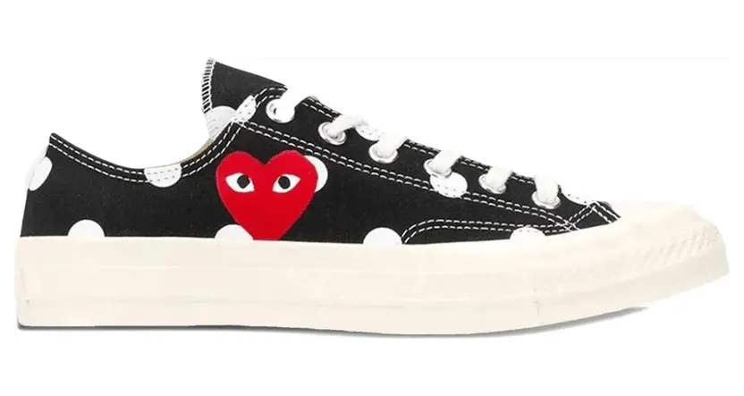 Comme Des Garçons Play met stippen en hart “Black” (AZK114051)