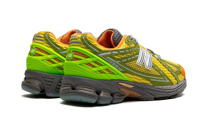 New Balance 1906R “Action Bronson – Scorpius” (M1906RBR)