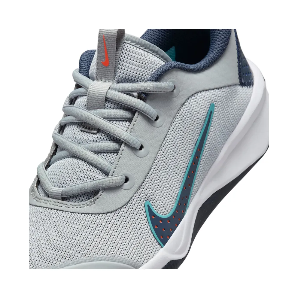 Nike Omni Multi-Court Wolf Grey Bright Crimson Dusty Cactus Thunder Blue (DM9027-010)