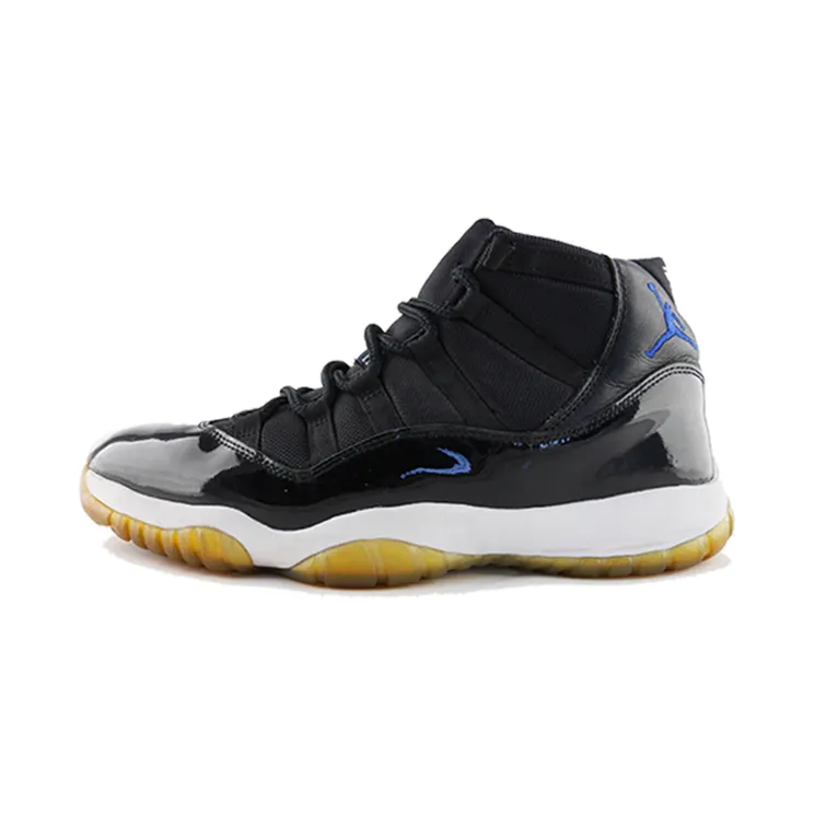 Jordan 11 Retro Space Jam (2000)