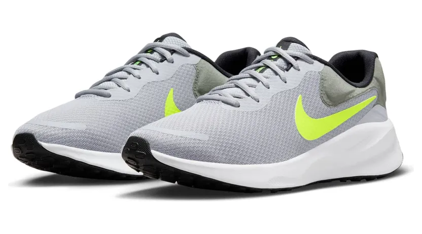 nike-revolution FB2207-002
