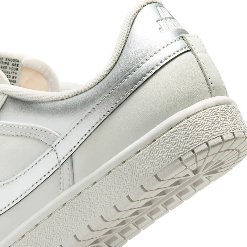 Jordan Skyline Low Swan Metallic Silver (IQ6586-101)