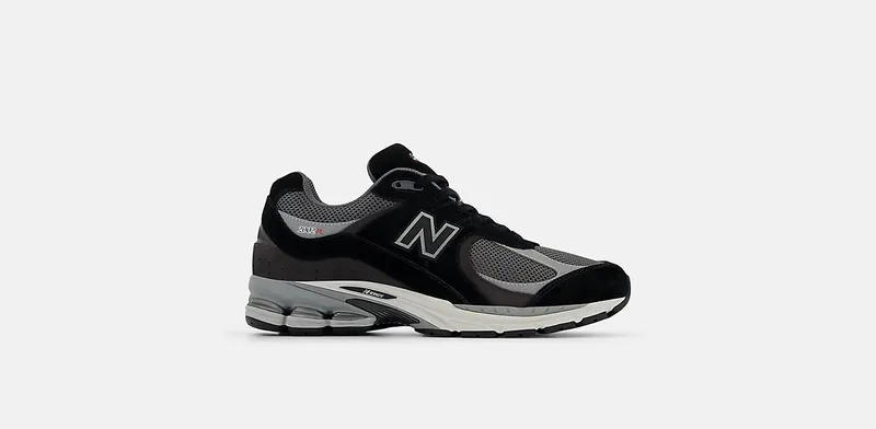 New Balance 2002R “Black/Grey” (U2002RC)