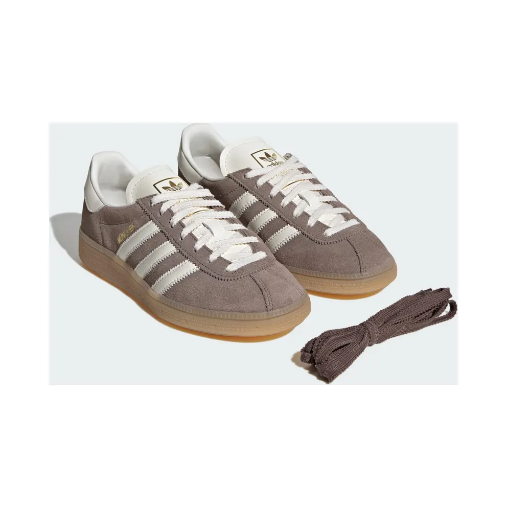 Adidas MUENCHEN “Earth Strata / Off White / Gum” (IH4208)