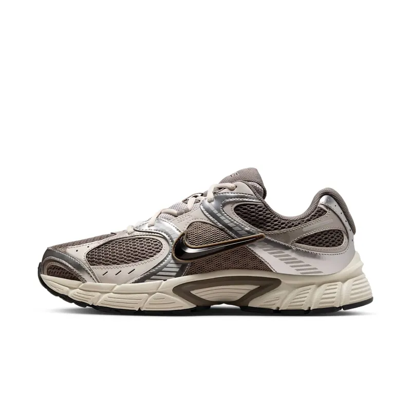 Nike V5 RNR “Cave Stone / Black” (HJ5228-200)