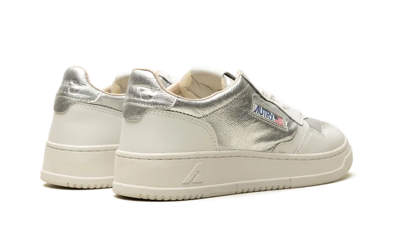 Autry Medalist Low “White/Silver” (AULW-GB01)