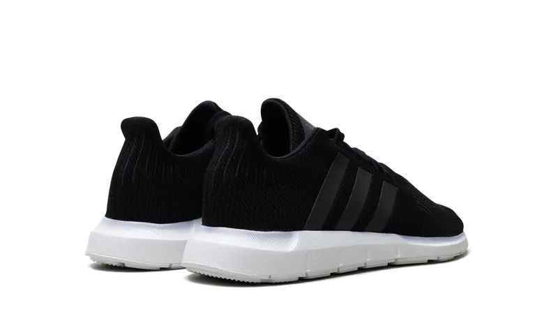 Adidas Swift Run GS “Core Black White” (CG6909)