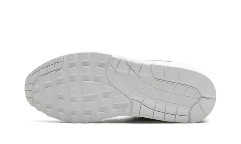 Supreme x Nike Air Max 1 ’87 “Triple White” (HF8813-100): de luidste collab in z’n stilste jas (6)